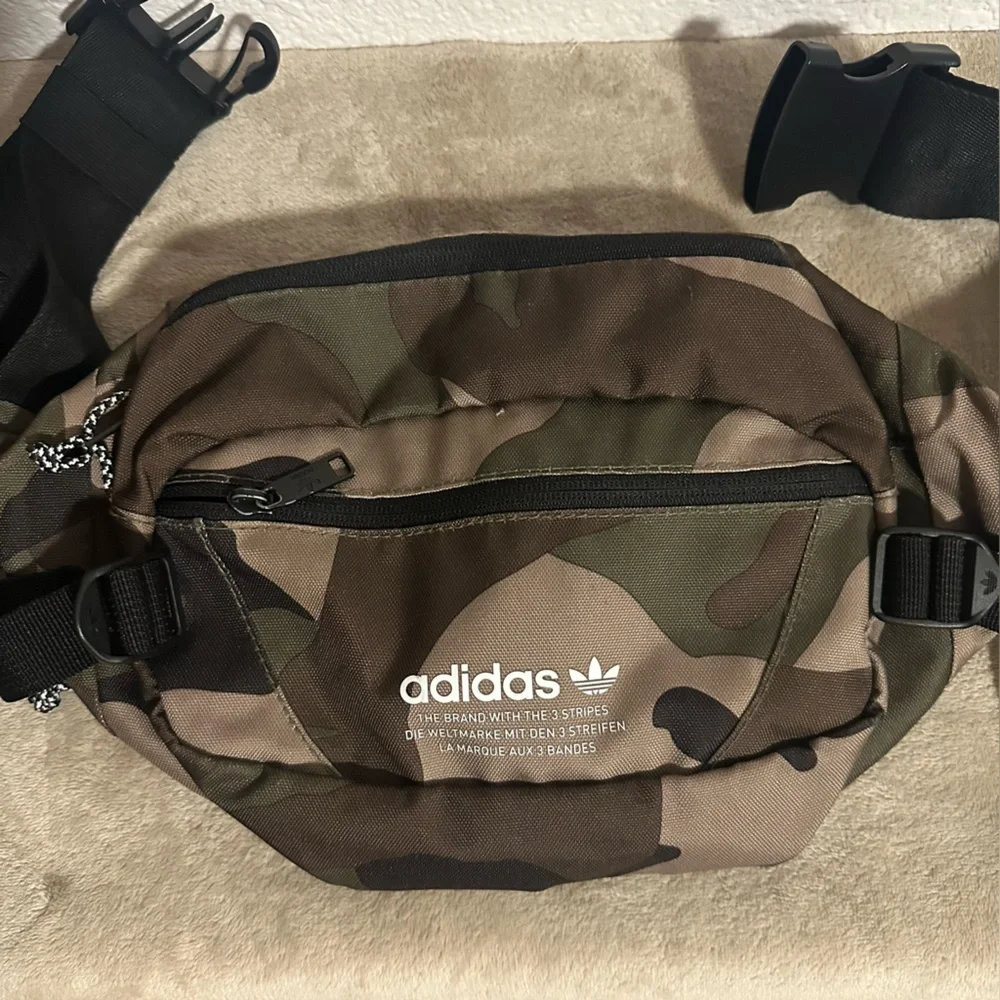 Adidas Originals CAMO Fanny‎ Pack Crossbody - Buckle